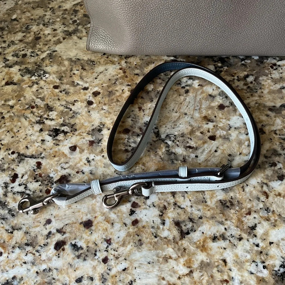 Coach Charlie Carryall 28 with Snakeskin Detail and Strap - Picture 14 of 14